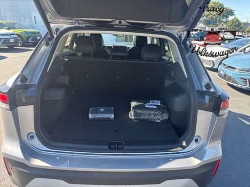 New 2025 Volkswagen Tiguan SE image 22