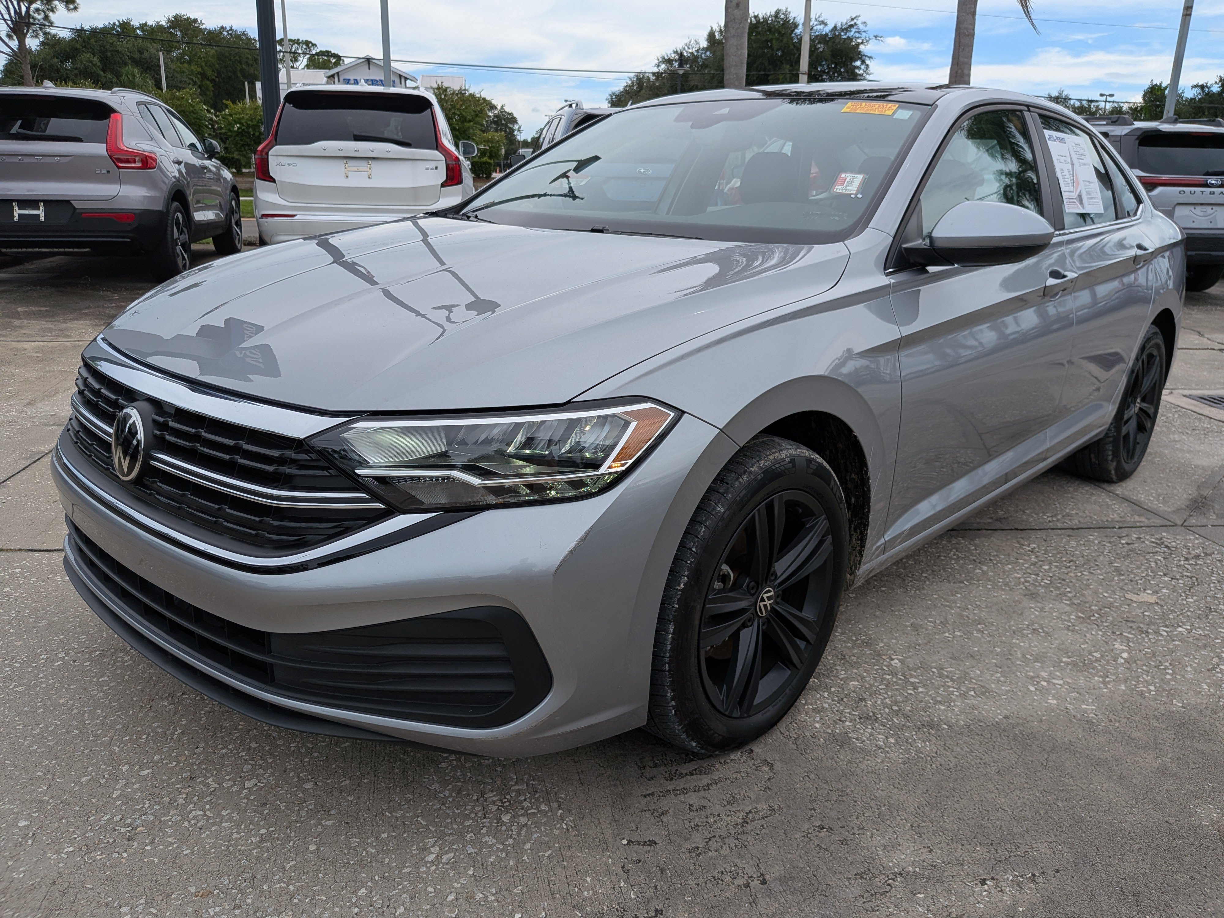 Used 2023 Volkswagen Jetta SE FWD image 8