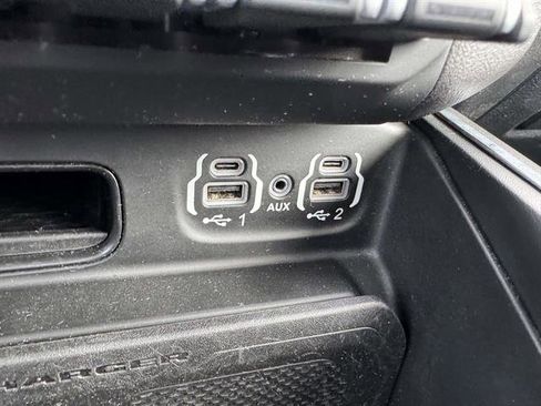 Used 2021 RAM 1500 Laramie image 38