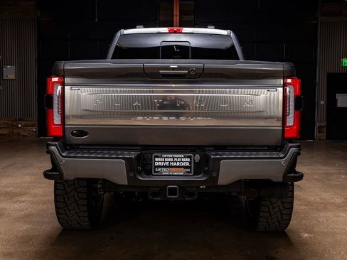 Used 2024 Ford F350 Platinum w/ Tremor Off-Road Package AWD/4WD image 7
