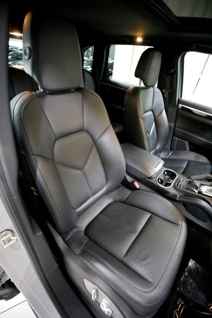 Used 2014 Porsche Cayenne AWD/4WD image 9