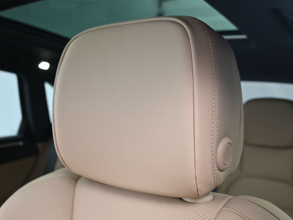 Certified 2026 Porsche Macan AWD/4WD image 20