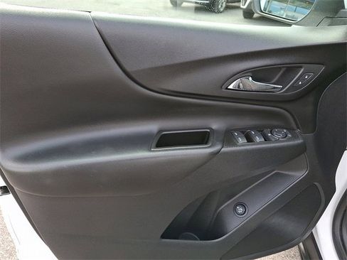 Used 2022 Chevrolet Equinox LT image 12