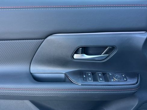 New 2026 Nissan Kicks SR image 9