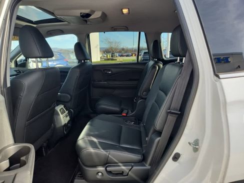 Used 2022 Honda Pilot Touring image 15