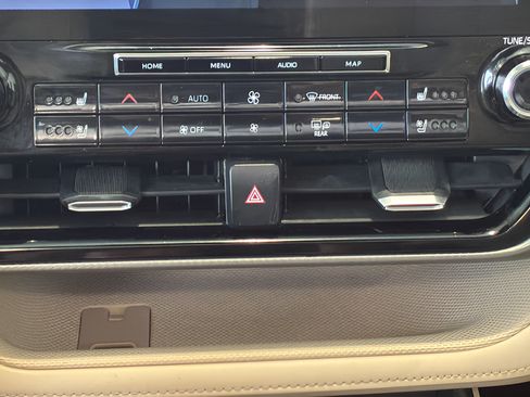 Used 2021 Toyota Highlander Platinum FWD image 31