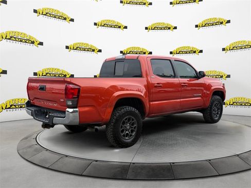 Used 2018 Toyota Tacoma TRD Off-Road image 4