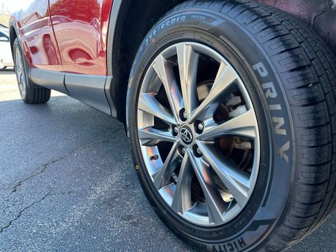 Used 2017 Toyota RAV4 Limited image 9