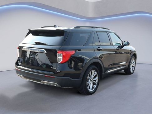 Used 2021 Ford Explorer XLT w/ Equipment Group 202A AWD/4WD image 7