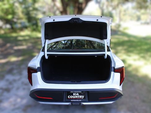 New 2025 Kia K4 EX image 9