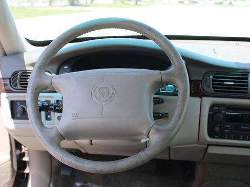 Used 1999 Cadillac De Ville D'Elegance FWD image 12