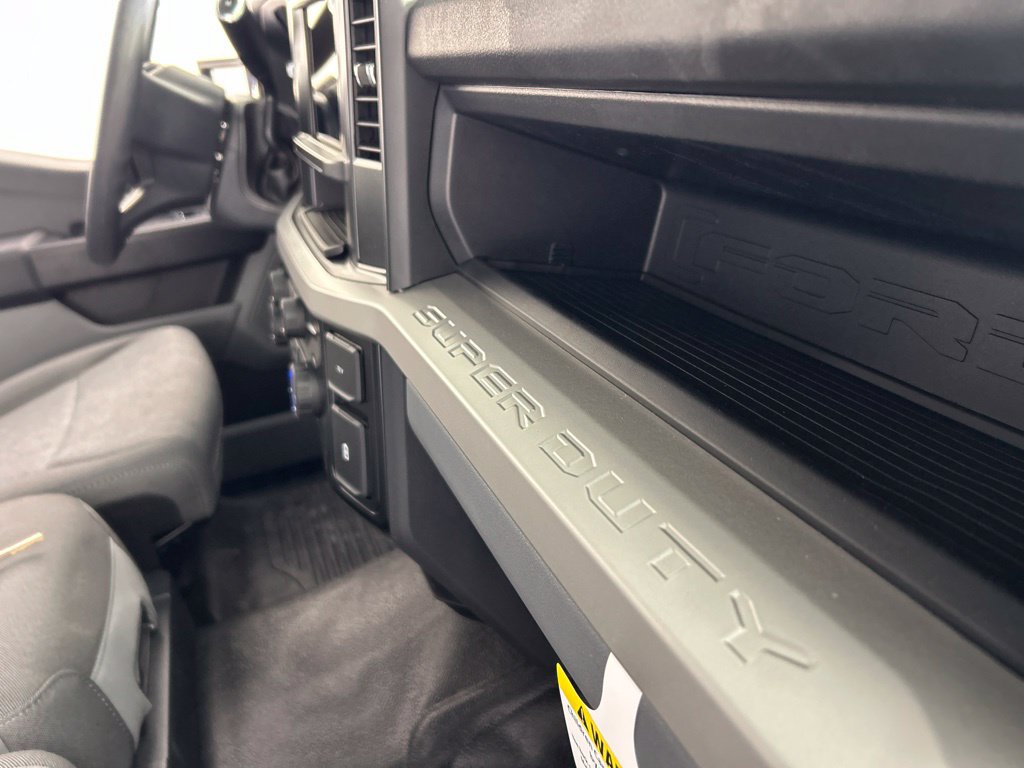 Used 2025 Ford F250 XL RWD image 17