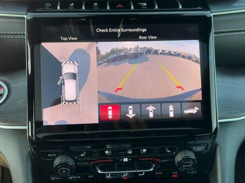 New 2025 Jeep Grand Cherokee L Limited w/ Luxury Tech Group II AWD/4WD image 17