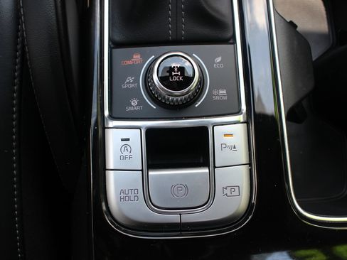 Certified 2025 Kia Telluride SX Prestige X-Line AWD/4WD image 32
