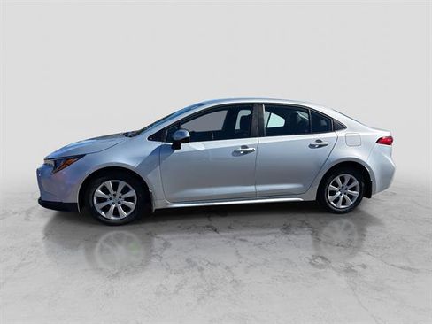 Used 2023 Toyota Corolla LE image 2