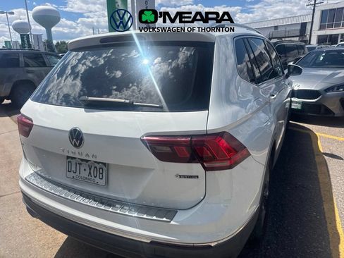 Used 2024 Volkswagen Tiguan SE w/ Panoramic Sunroof Package AWD/4WD image 3