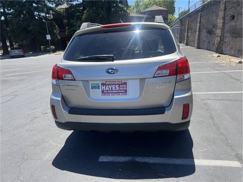 Used 2014 Subaru Outback 2.5i Premium w/ Popular Package #1B AWD/4WD image 6