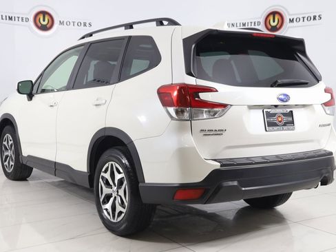 Used 2023 Subaru Forester Premium image 4