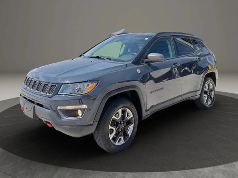 Used 2018 Jeep Compass Trailhawk w/ Cold Weather Group AWD/4WD image 3