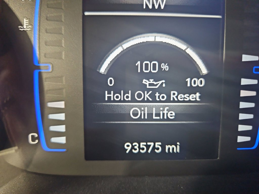 Used 2024 Chrysler Voyager LX FWD image 17