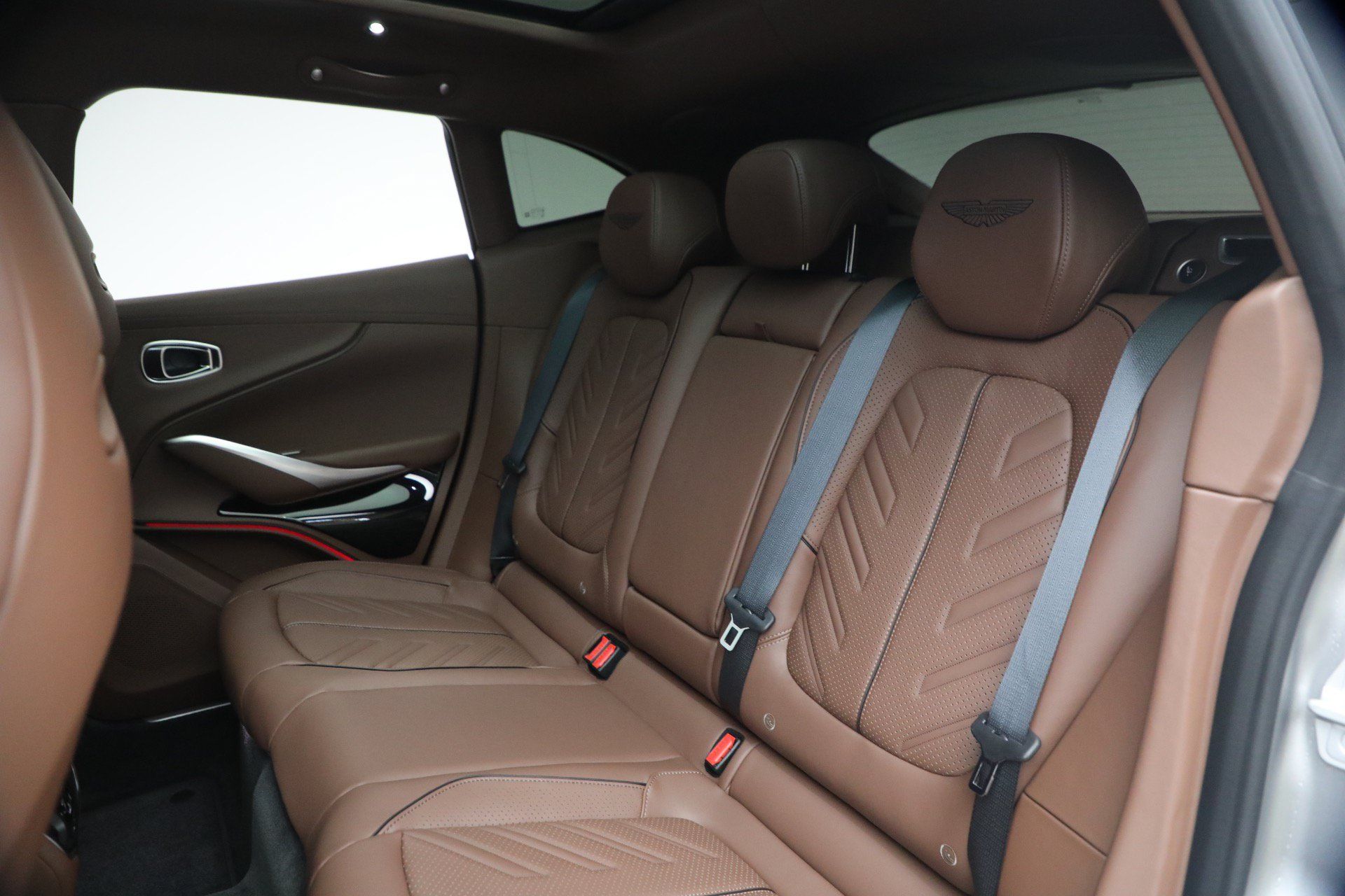 Used 2026 Aston Martin DBX 707 AWD/4WD image 23