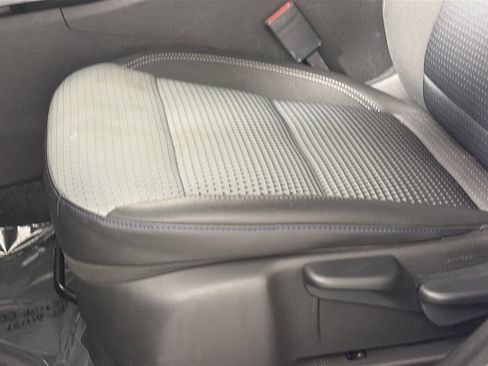 Used 2025 Chevrolet Trax LT w/ LT Convenience Package FWD image 19