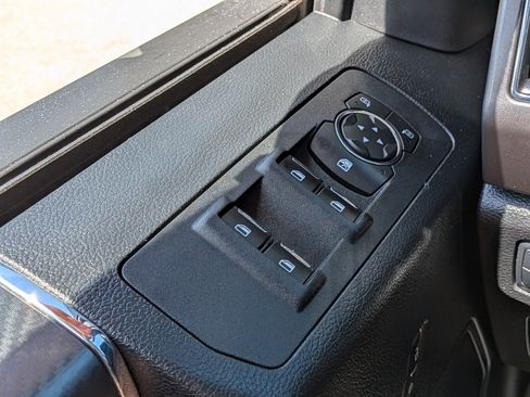 Used 2019 Ford F150 XLT w/ Equipment Group 302A Luxury AWD/4WD image 22