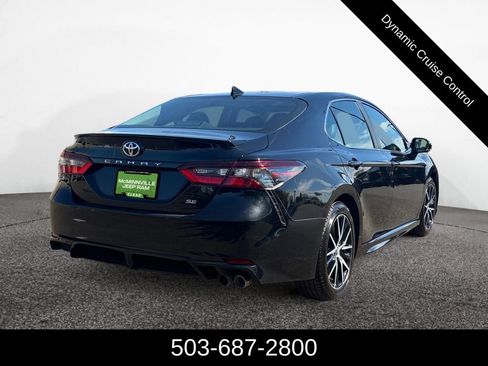Used 2023 Toyota Camry SE w/ Cold Weather Package FWD image 5