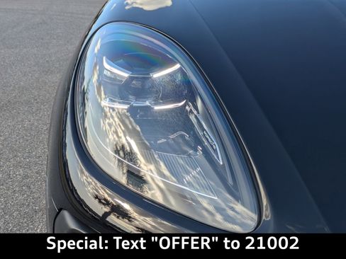 Used 2022 Porsche Macan S image 11