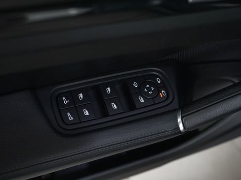 Used 2022 Porsche Cayenne AWD/4WD image 21