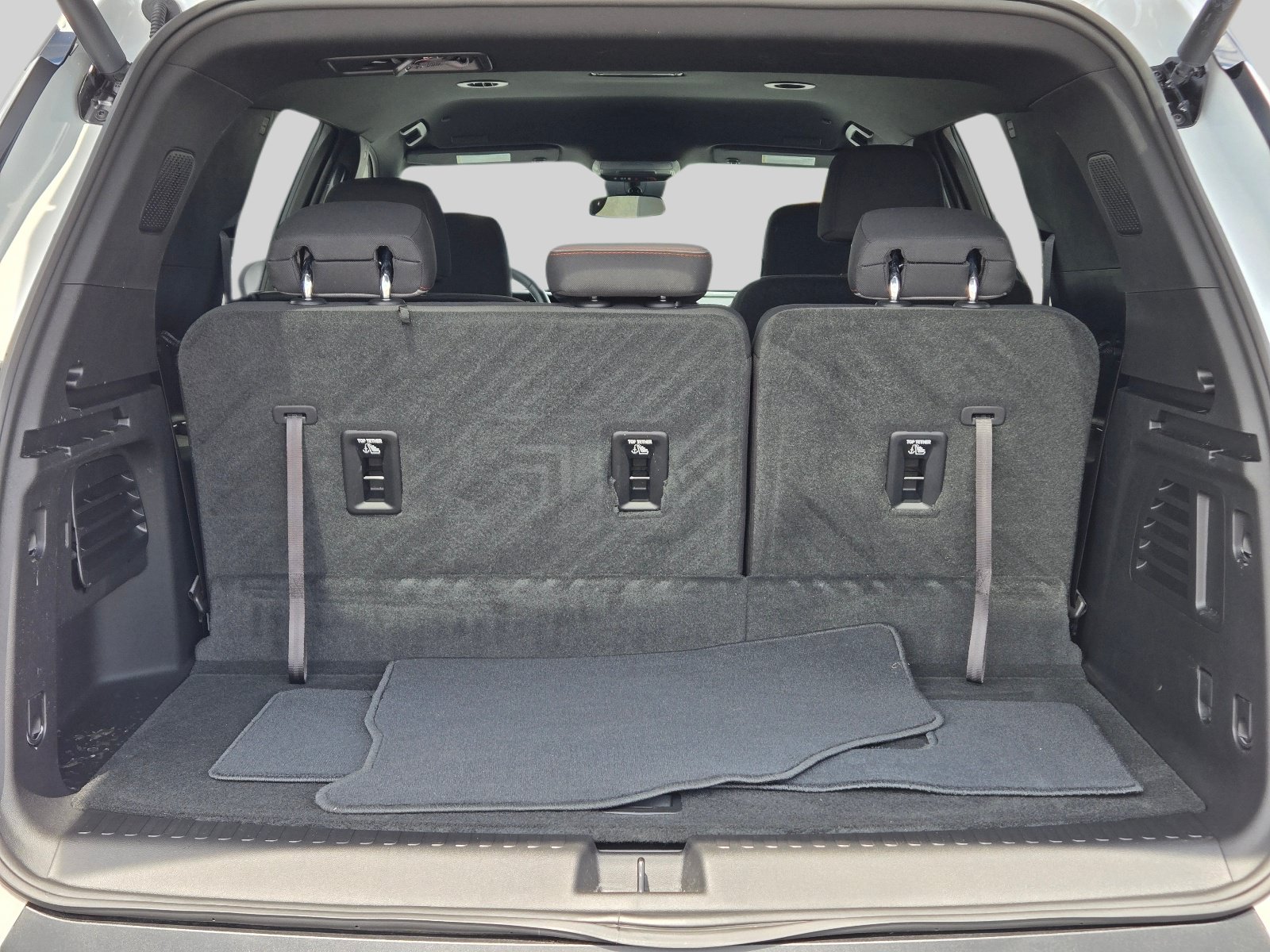 Used 2026 Chevrolet Traverse LT FWD image 10