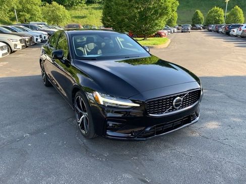 Used 2024 Volvo S60 B5 Core w/ Climate Package FWD image 3