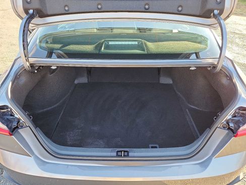 Used 2025 Toyota Camry SE image 27