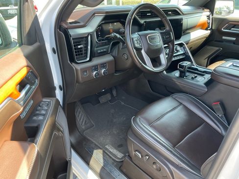 Used 2022 GMC Sierra 1500 Denali w/ Technology Package image 4