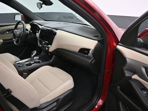 Used 2022 Chevrolet Traverse LT AWD/4WD image 9