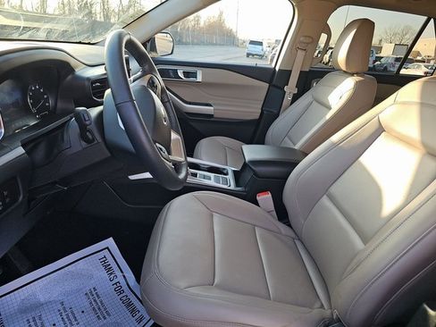 Used 2023 Ford Explorer XLT w/ Equipment Group 202A image 3