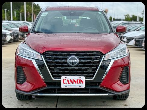 Used 2024 Nissan Kicks SV FWD image 4