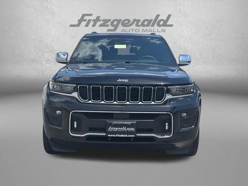 Used 2023 Jeep Grand Cherokee L Overland w/ Luxury Tech Group IV AWD/4WD image 3
