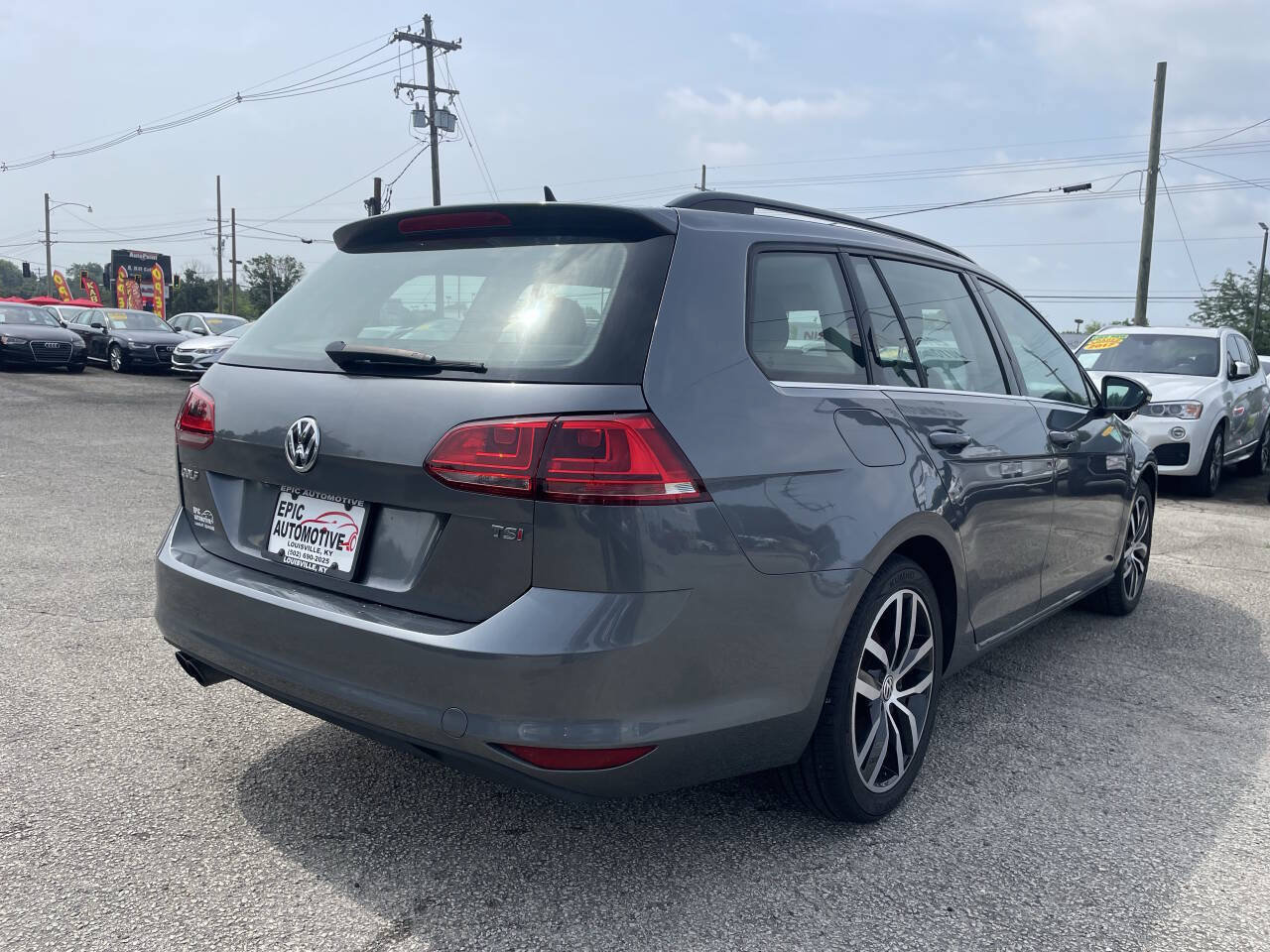 Used 2016 Volkswagen Golf Limited Edition FWD image 5