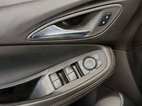 Used 2024 Buick Encore GX Preferred FWD image 18