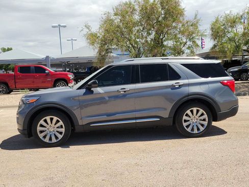 Used 2022 Ford Explorer Limited w/ Equipment Group 301A RWD image 5