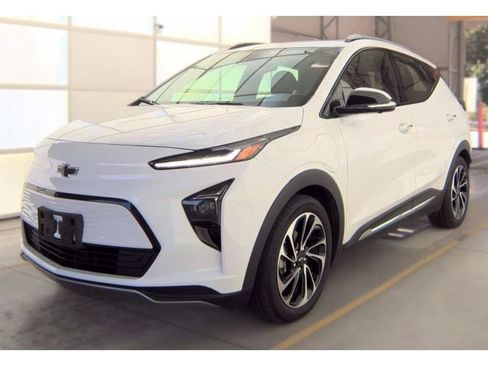 Used 2023 Chevrolet Bolt EUV Premier w/ Sun & Sound Package FWD image 1