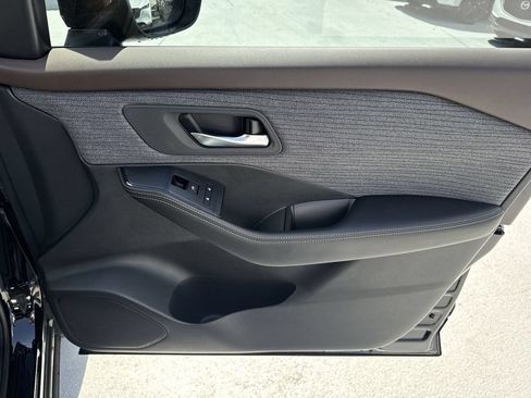 Used 2023 Nissan Rogue SV FWD image 44