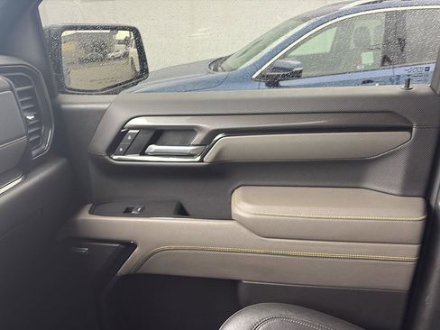 Used 2022 Chevrolet Silverado 1500 ZR2 w/ Technology Package image 22