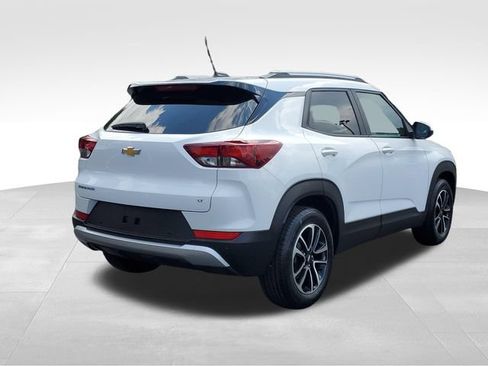 Certified 2024 Chevrolet TrailBlazer LT w/ Convenience Package FWD image 5