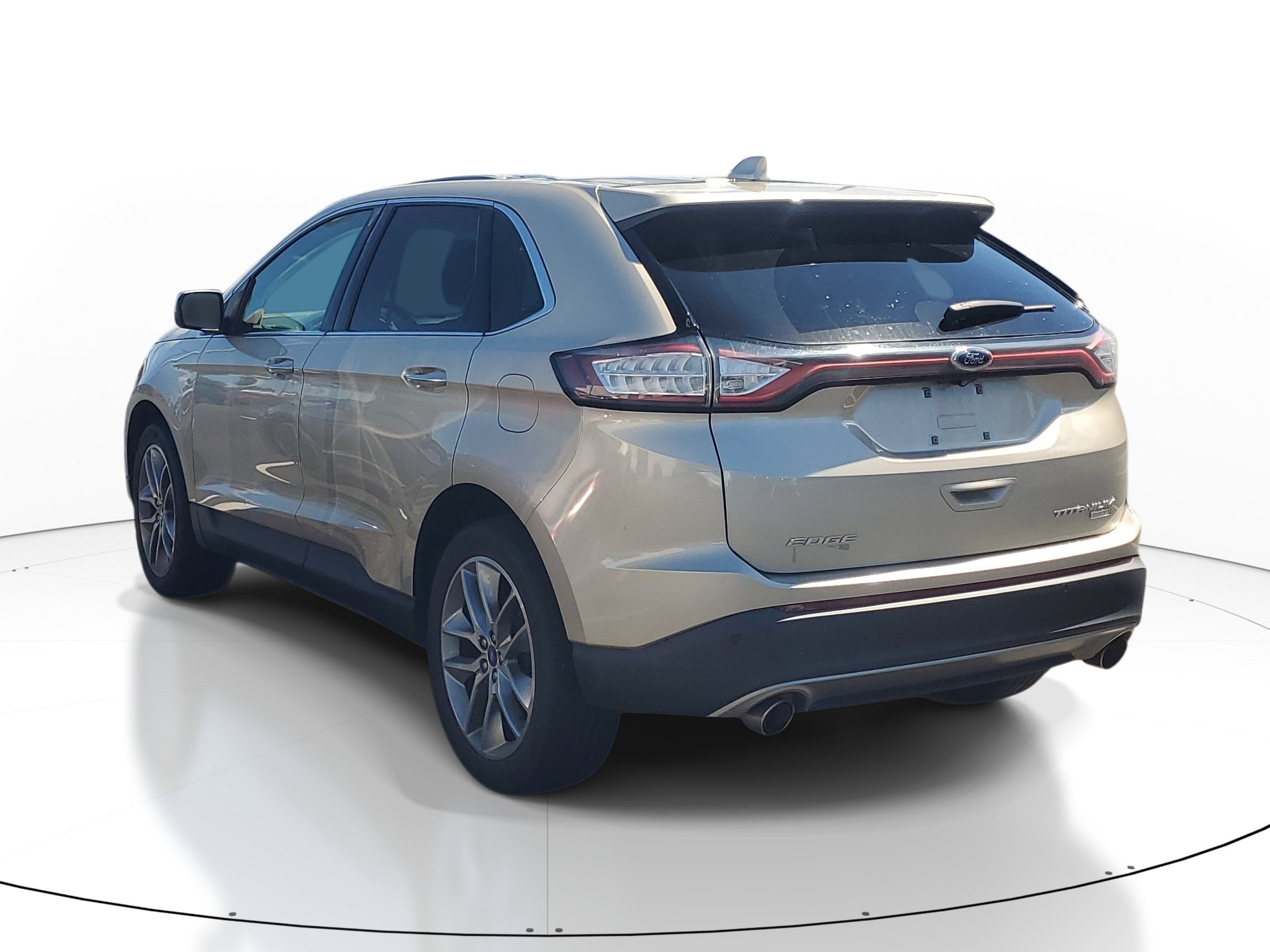Used 2018 Ford Edge Titanium w/ Equipment Group 301A FWD image 9