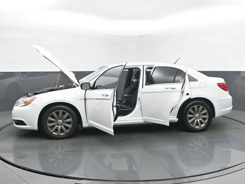 Used 2014 Chrysler 200 Touring image 53