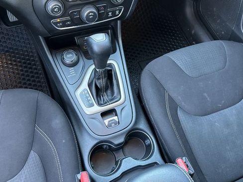 Used 2016 Jeep Cherokee Latitude w/ Cold Weather Group image 14