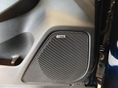 Used 2025 Mitsubishi Outlander SE image 12