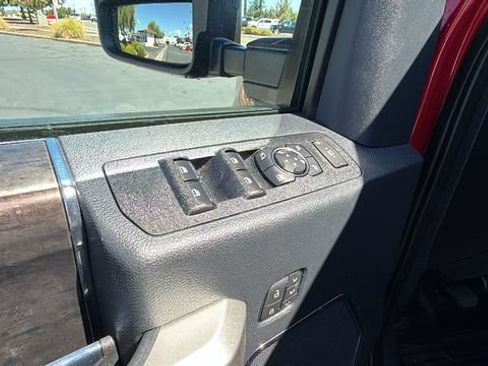 Used 2022 Ford F250 Lariat w/ Lariat Ultimate Package AWD/4WD image 21